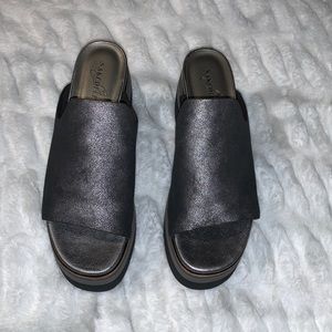 Naked Feet Black Metallic Flow